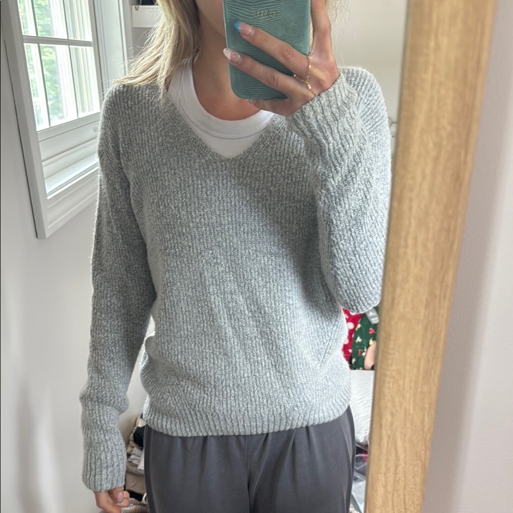 Old navy Gray V-Neck Women's Sweater